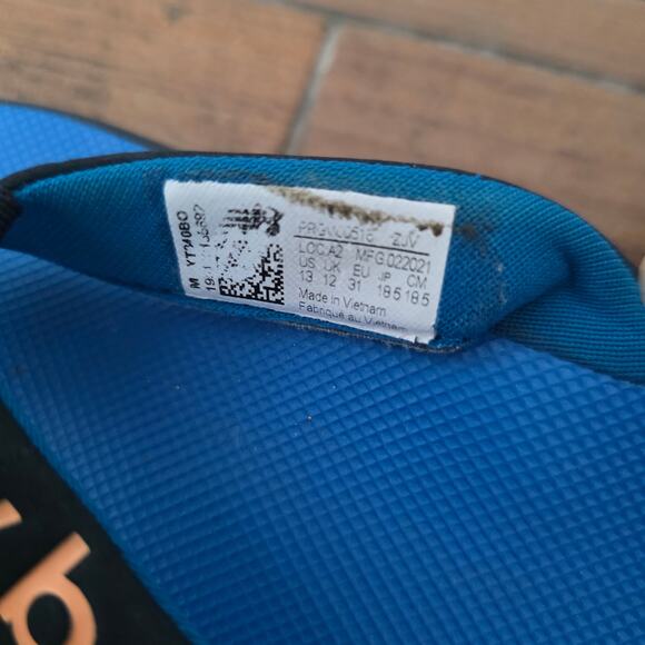 kids new balance flip flops size 13 - Picture 4 of 5